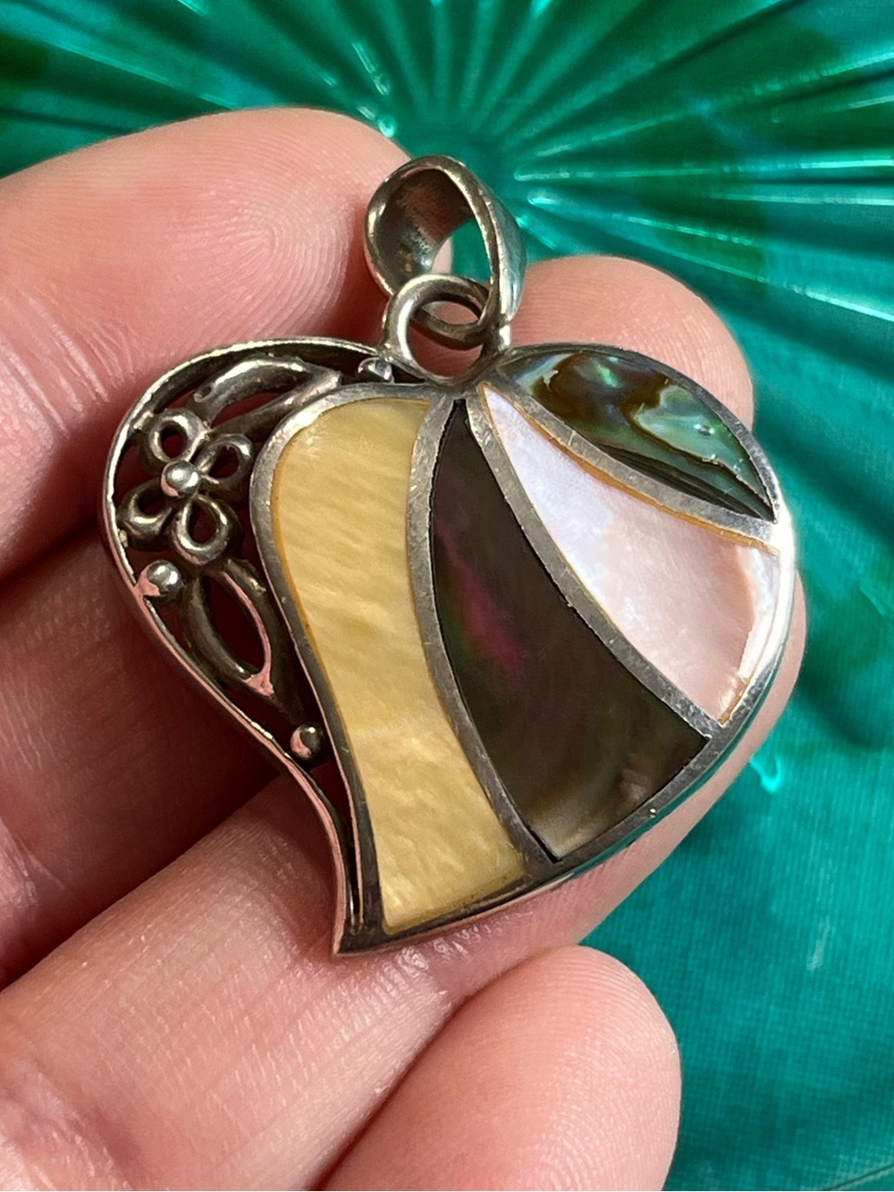 Vintage Sterling Silver 925 Filigree Abalone Mother of Pearl Inlay Heart Pendant - Picture 3 of 5